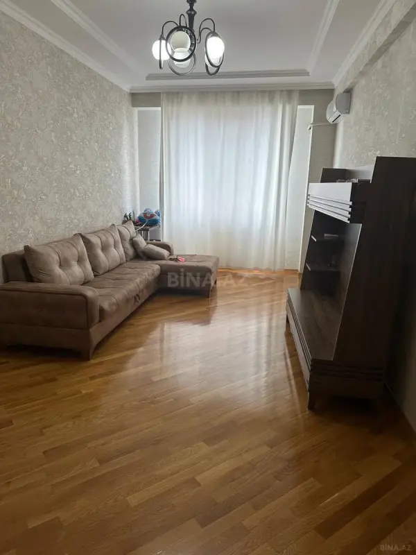 Kirayə verilir 2 otaqlı mənzil 75 m²