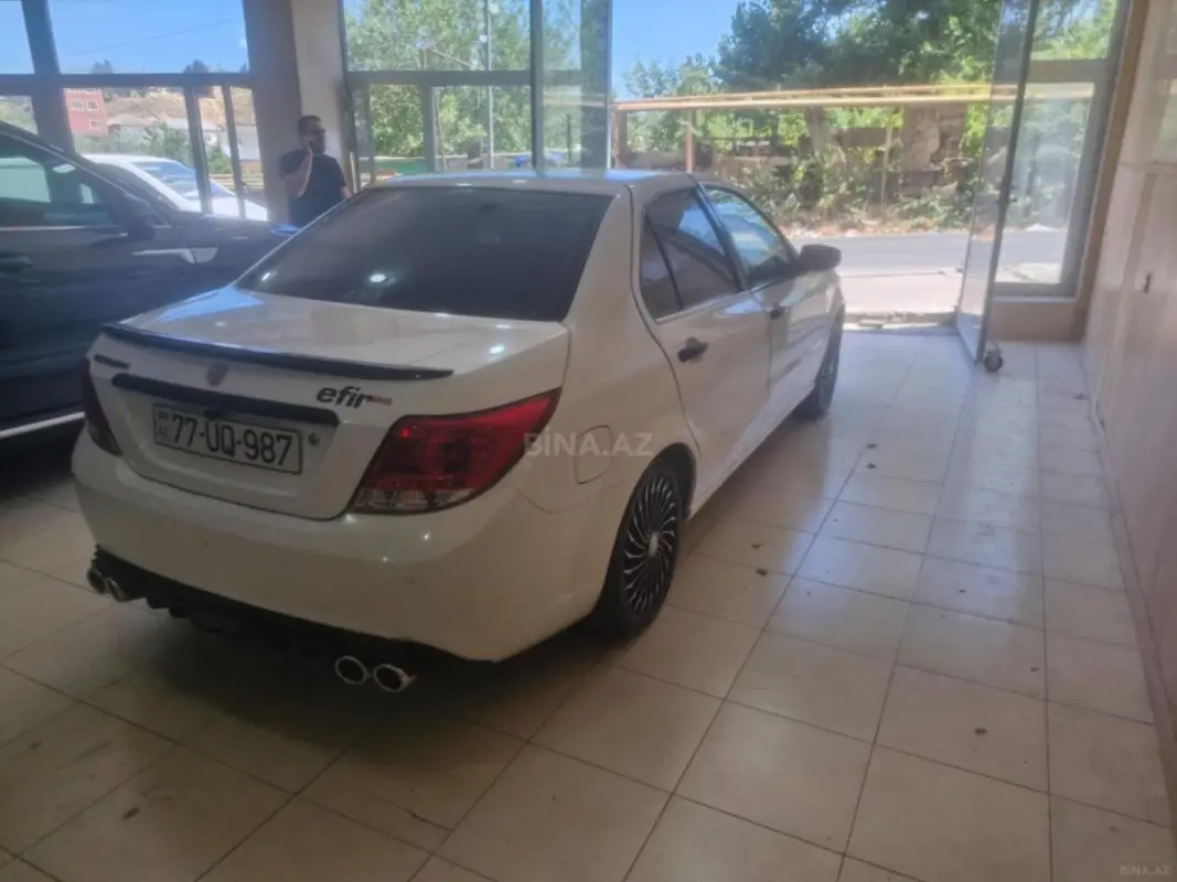 Satılır obyekt 300 m²