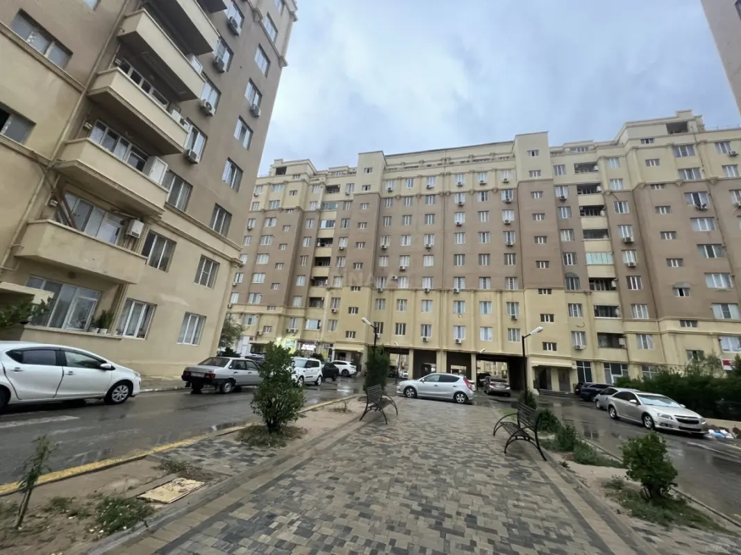 Satılır 2 otaqlı mənzil 72.4 m²