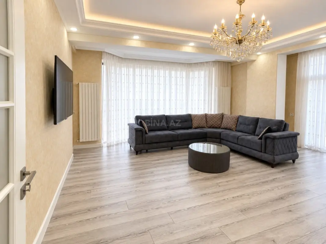 Kirayə verilir 3 otaqlı mənzil 137 m²
