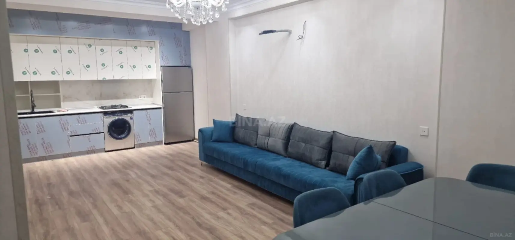 Kirayə verilir 2 otaqlı mənzil 75 m²