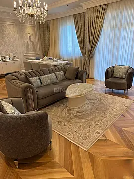 Satılır 4 otaqlı mənzil 195 m² — Bakı, Nizami 4 otaq 195.00 m²