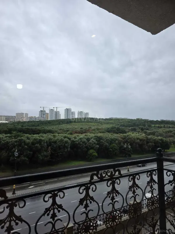Satılır 3 otaqlı mənzil 97 m²