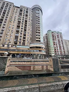 Satılır 5 otaqlı mənzil 260 m² — Bakı 5 otaq 260.00 m²