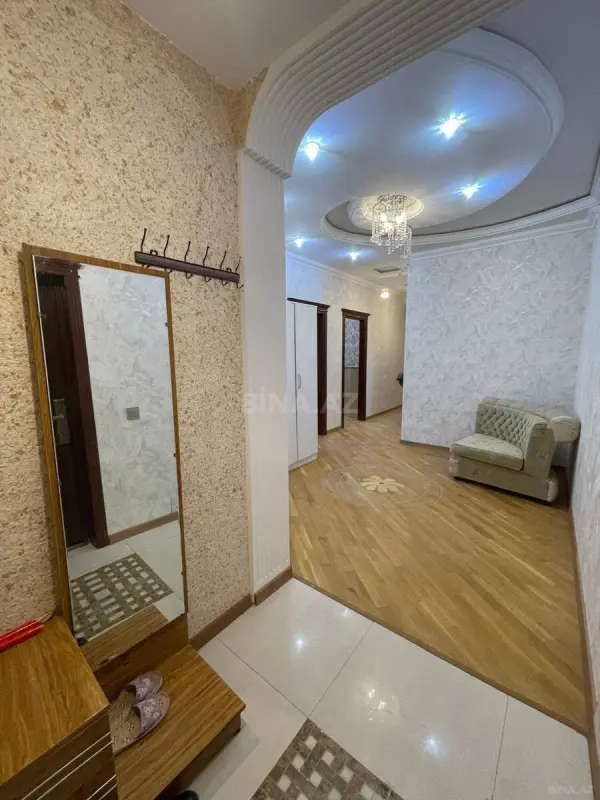 Satılır 3 otaqlı mənzil 151 m²
