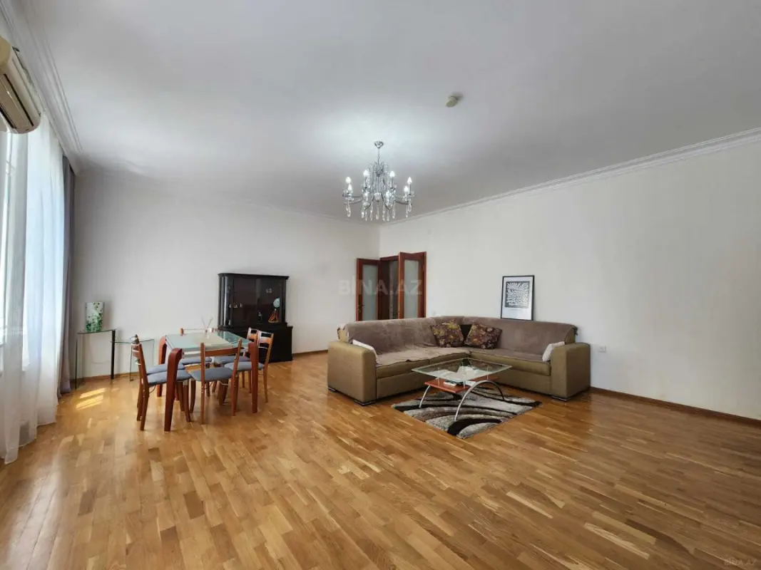 Kirayə verilir 3 otaqlı mənzil 140 m²
