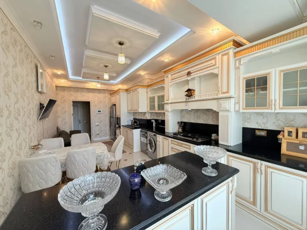 Satılır 3 otaqlı mənzil 170 m²