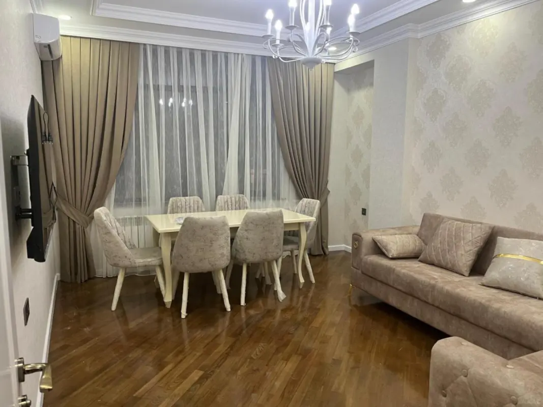 Satılır 2 otaqlı mənzil 70 m²