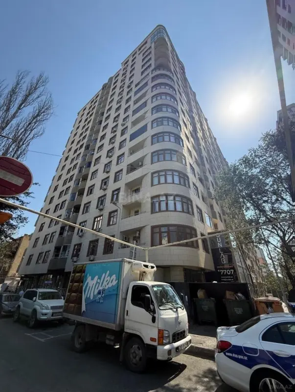 Satılır 3 otaqlı mənzil 153 m²