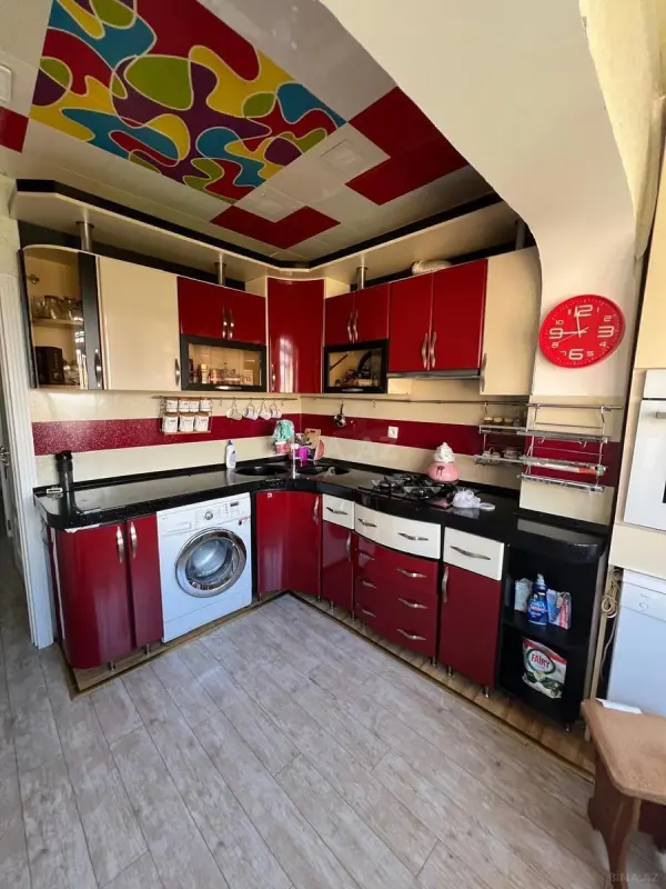 Satılır 4 otaqlı mənzil 110 m²