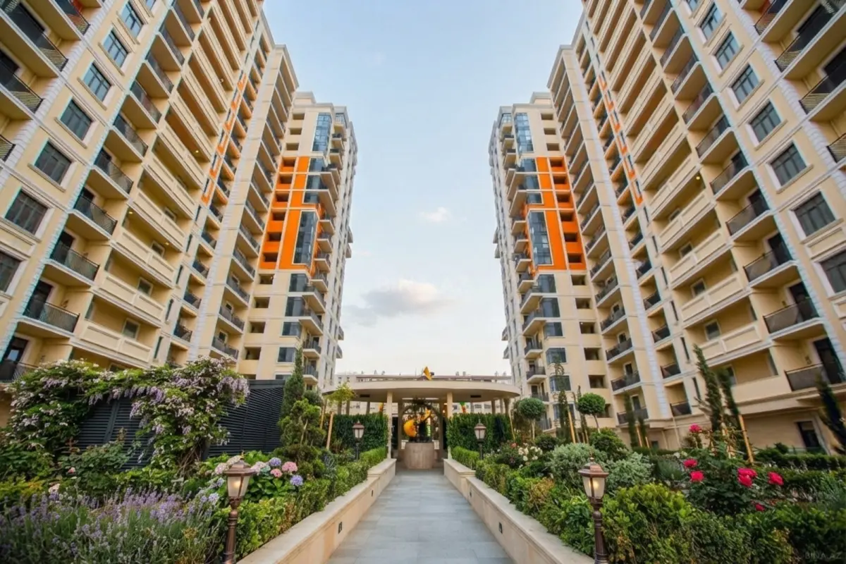Satılır 2 otaqlı mənzil 95 m²