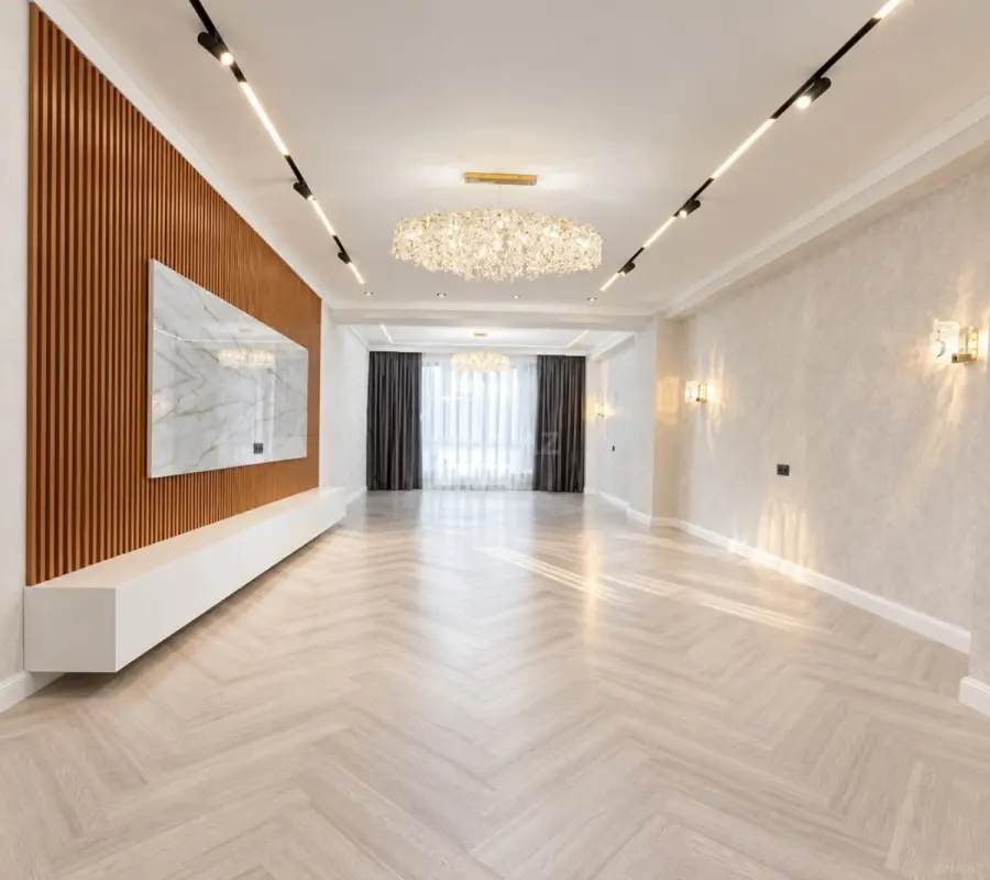 Satılır 4 otaqlı mənzil 173 m²