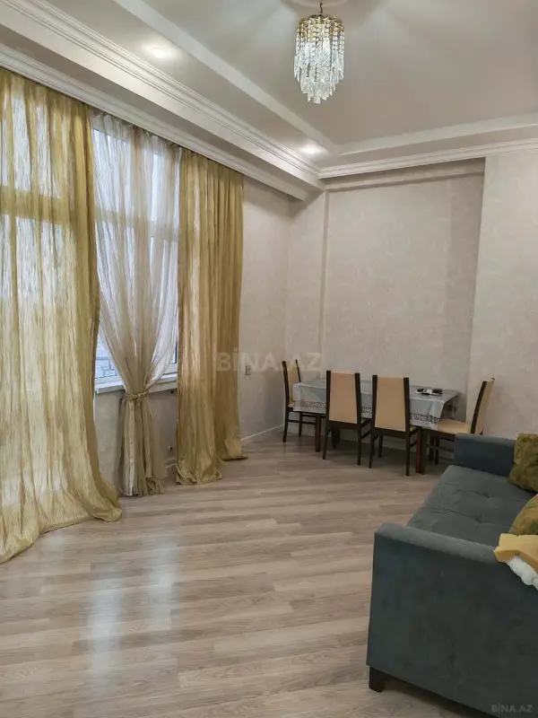 Kirayə verilir 2 otaqlı mənzil 67 m²