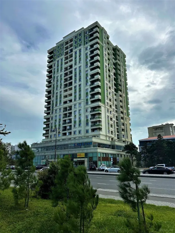 Satılır 5 otaqlı mənzil 235 m²