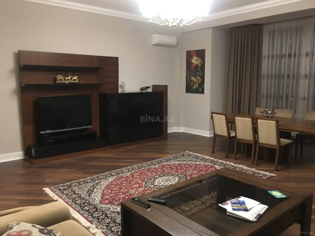 Kirayə verilir 3 otaqlı mənzil 170 m²