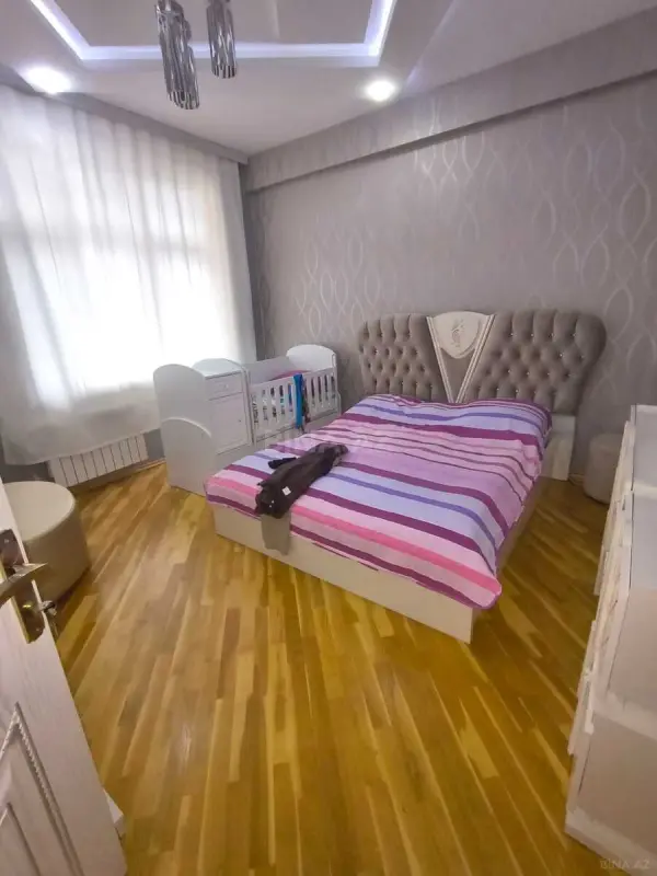 Kirayə verilir 3 otaqlı mənzil 120 m²
