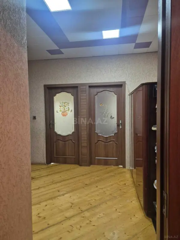 Satılır 4 otaqlı mənzil 101 m²