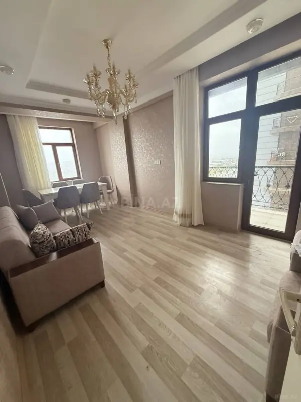 Kirayə verilir 3 otaqlı mənzil 130 m²