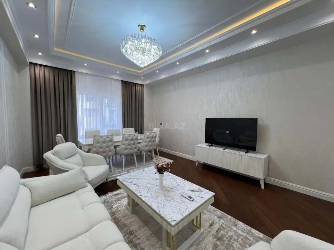 Kirayə verilir 3 otaqlı mənzil 140 m²