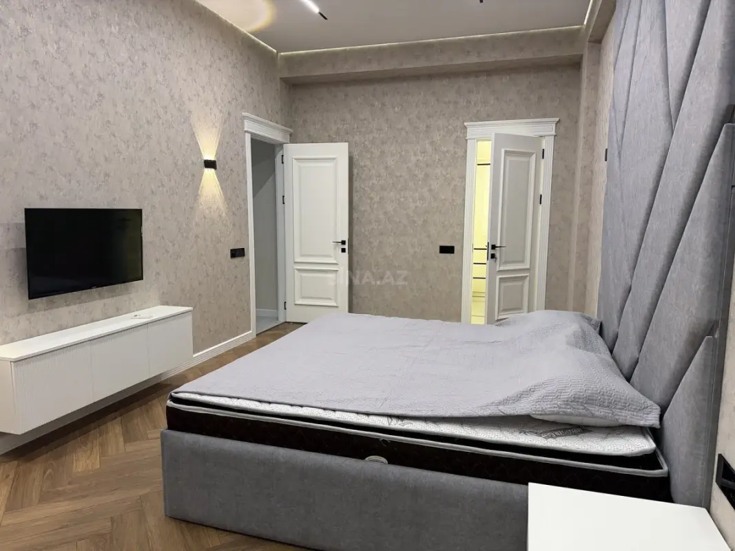 Kirayə verilir 3 otaqlı mənzil 149 m²