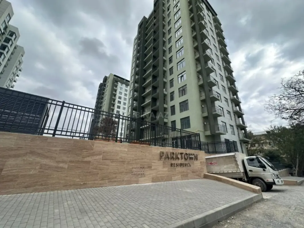 Satılır 3 otaqlı mənzil 107 m²