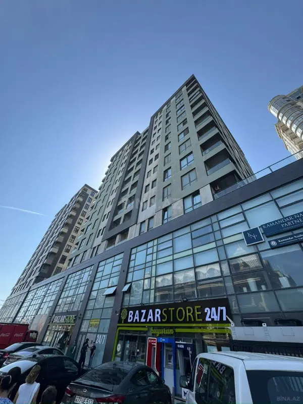 Satılır 4 otaqlı mənzil 185 m²