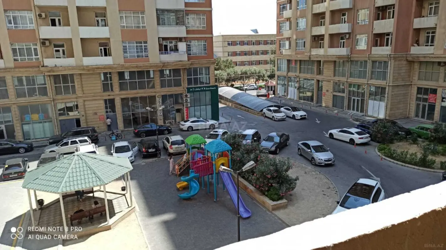 Satılır 4 otaqlı mənzil 150 m²