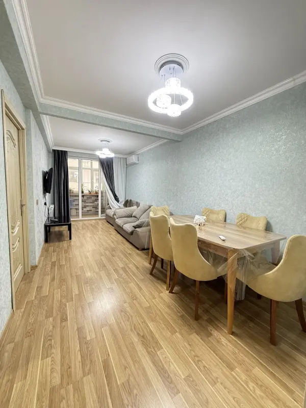Satılır 2 otaqlı mənzil 75 m²