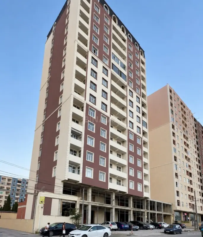Satılır 4 otaqlı mənzil 100 m²