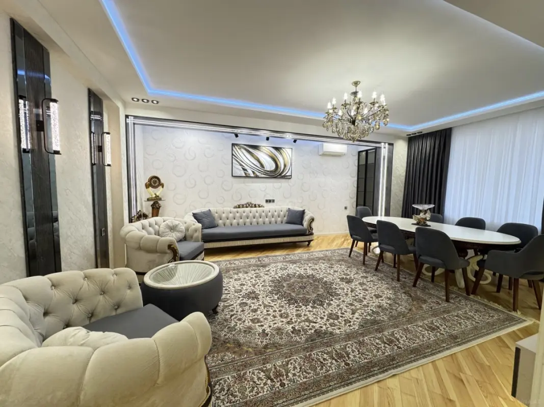 Satılır 4 otaqlı mənzil 158 m²