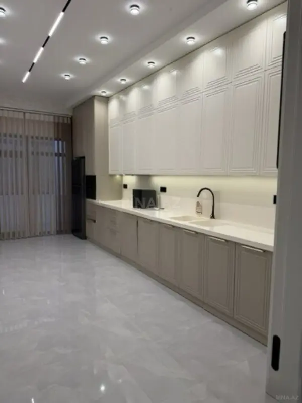 Kirayə verilir 3 otaqlı mənzil 150 m²