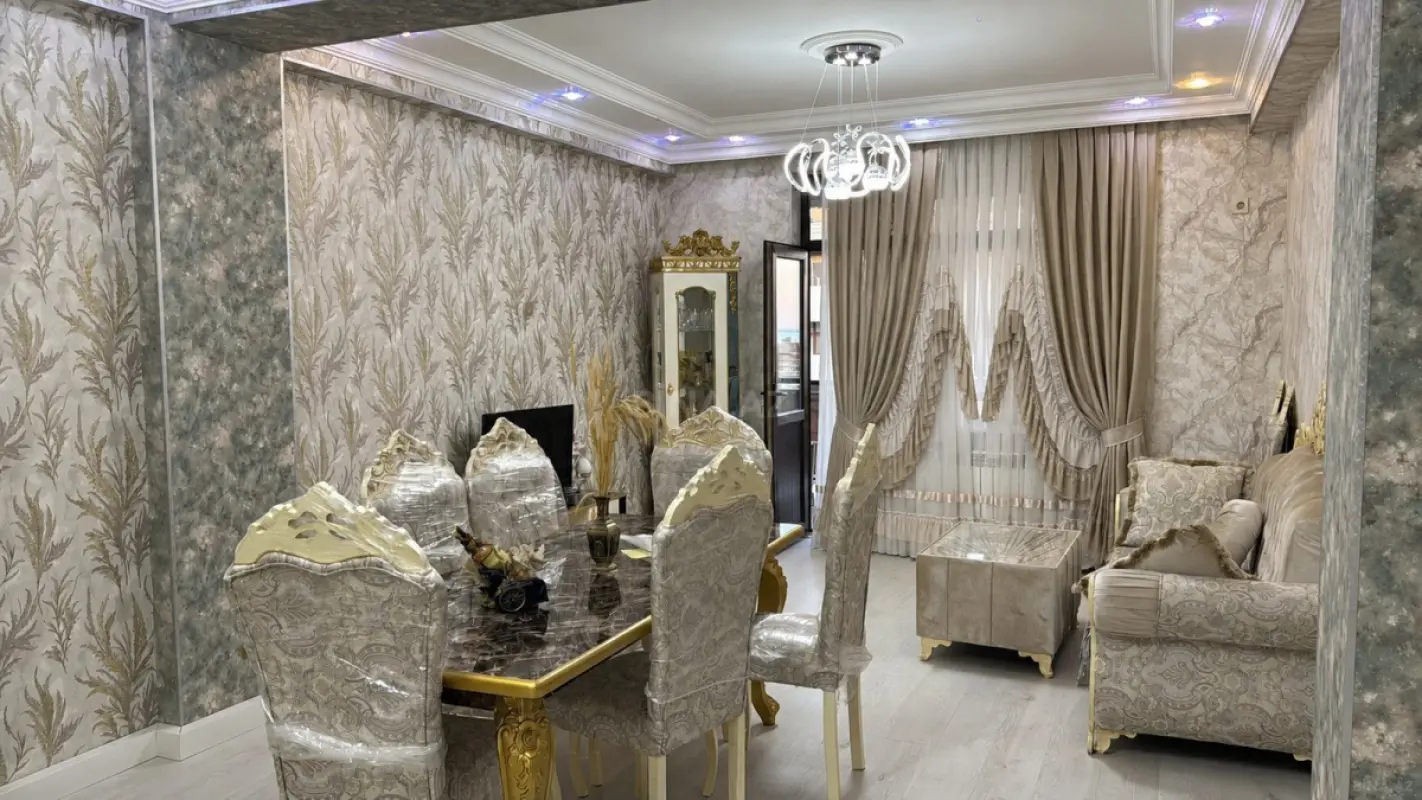 Kirayə verilir 4 otaqlı mənzil 180 m²