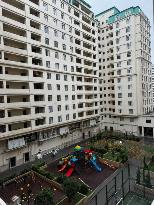 Satılır 3 otaqlı mənzil 92 m²