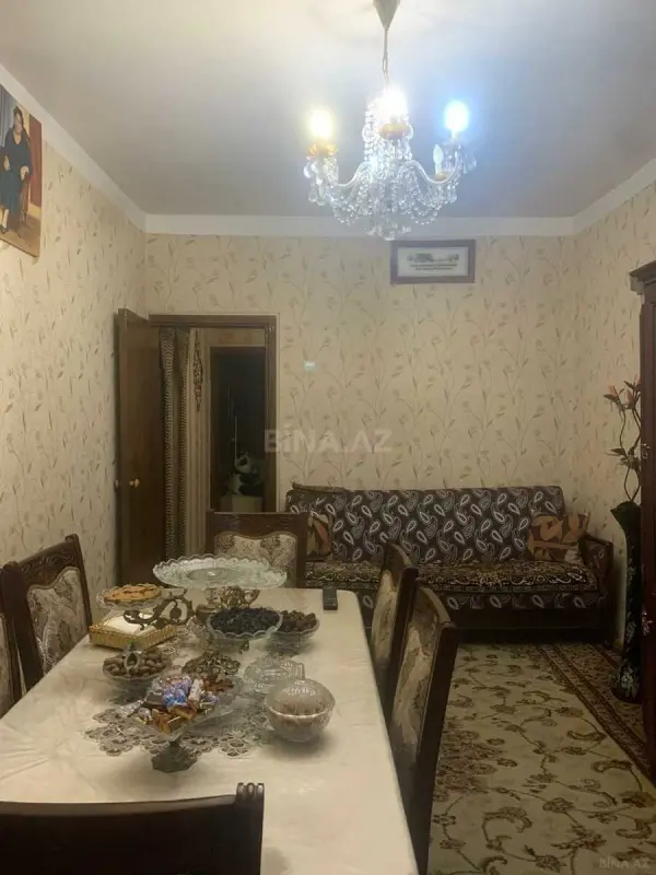 Satılır 5 otaqlı mənzil 120 m²
