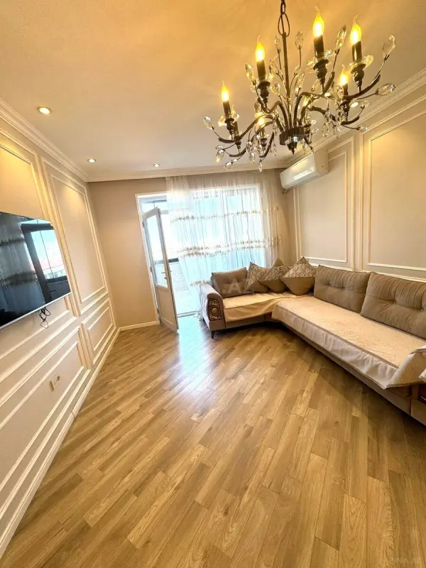 Kirayə verilir 2 otaqlı mənzil 80 m²