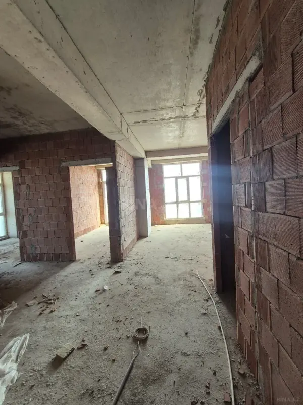 Satılır 3 otaqlı mənzil 112 m²