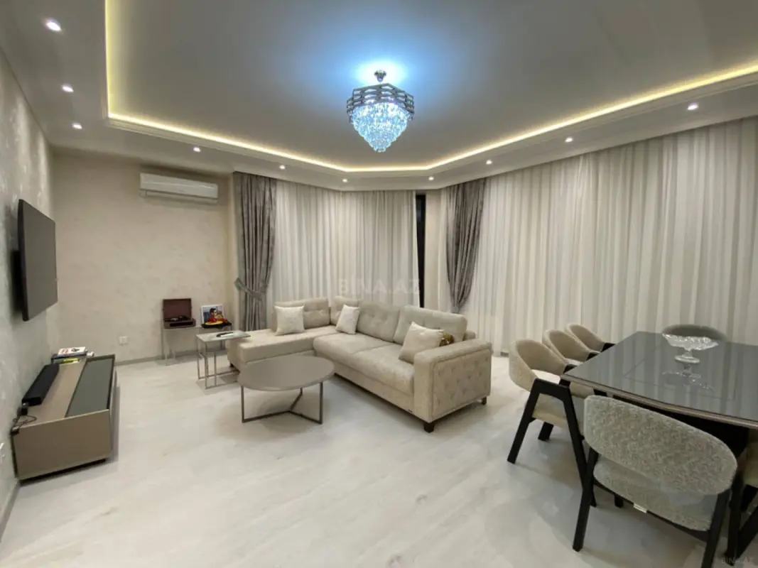 Satılır 3 otaqlı mənzil 145 m²