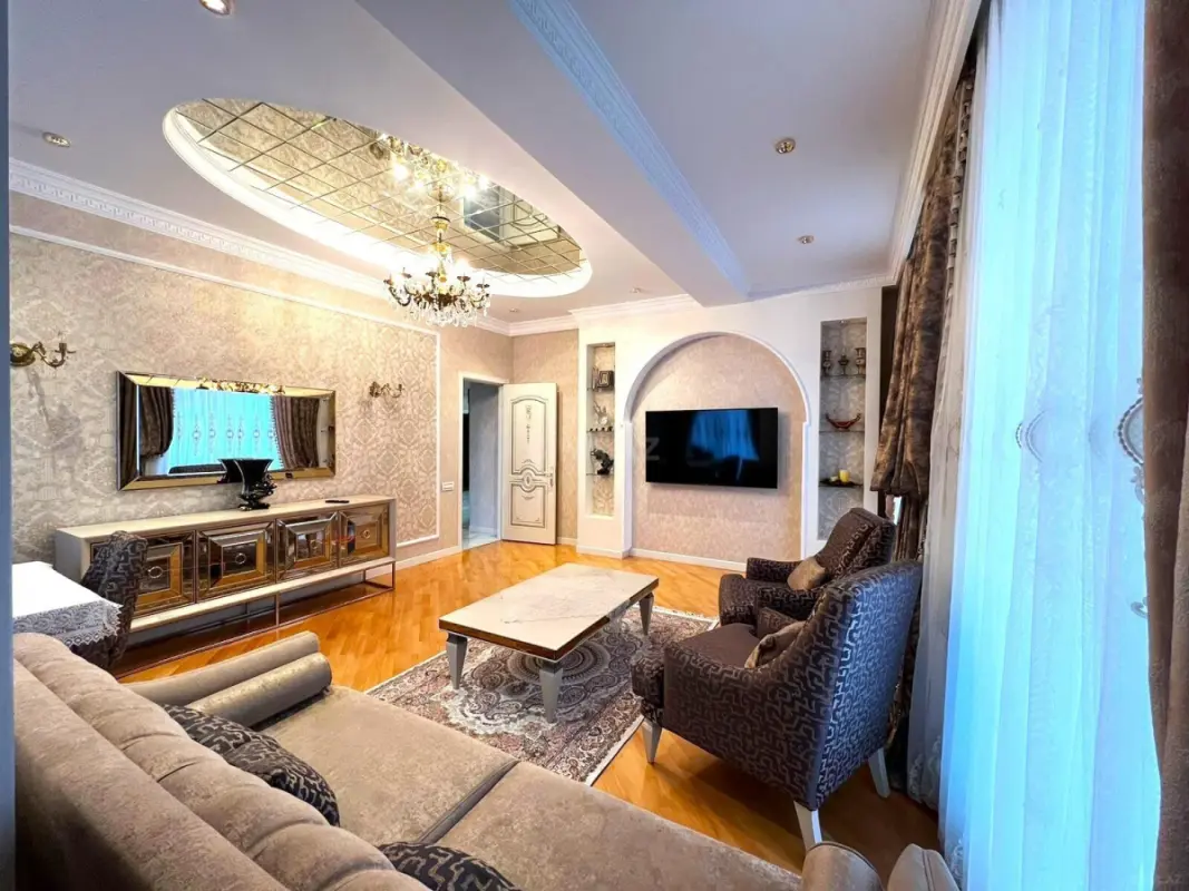 Satılır 3 otaqlı mənzil 130 m²