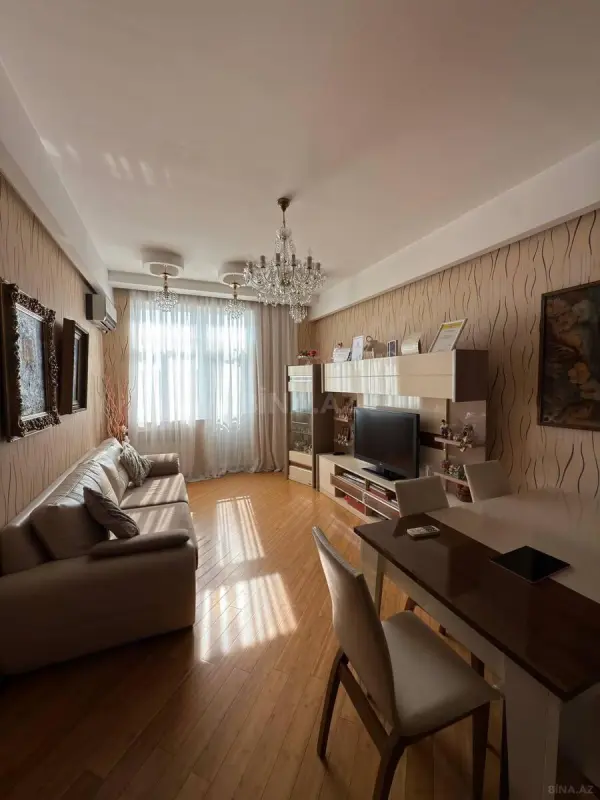 Satılır 4 otaqlı mənzil 100 m²