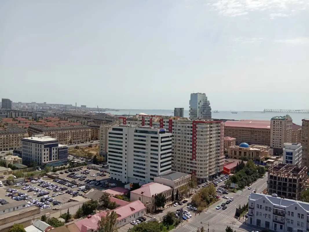 Kirayə verilir 3 otaqlı mənzil 164 m²