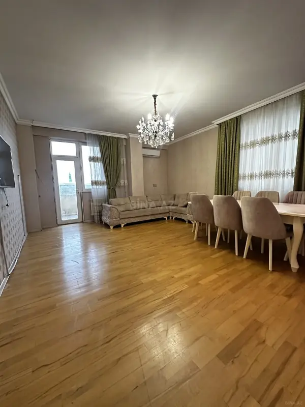 Kirayə verilir 3 otaqlı mənzil 150 m²