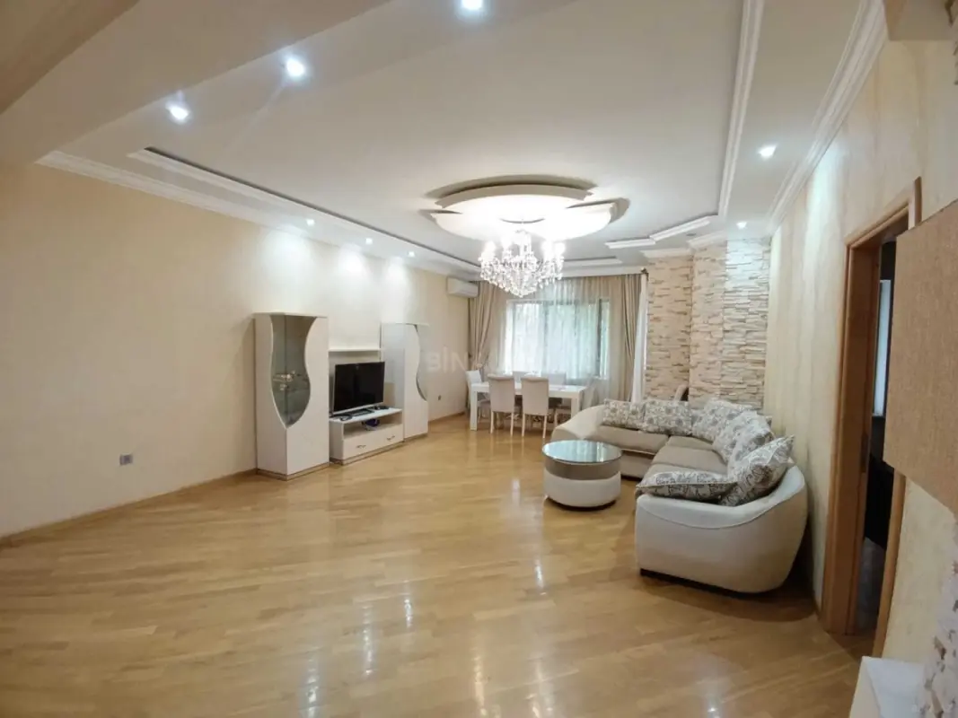 Kirayə verilir 3 otaqlı mənzil 160 m²