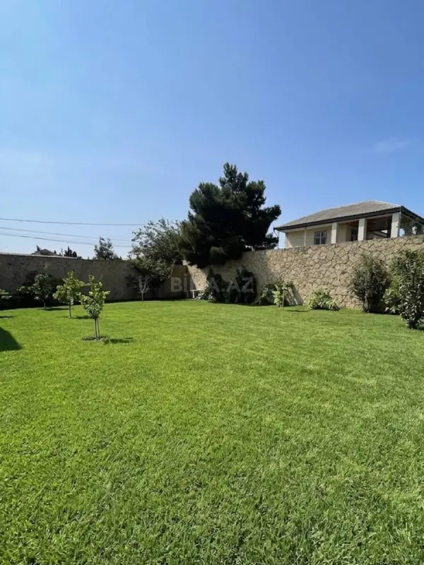 Satılır 5 otaqlı həyət evi 200 m²