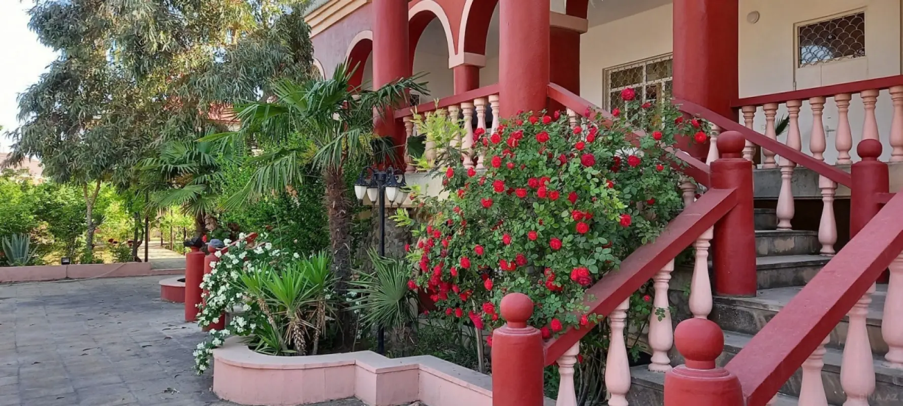 Satılır 5 otaqlı həyət evi 200 m²