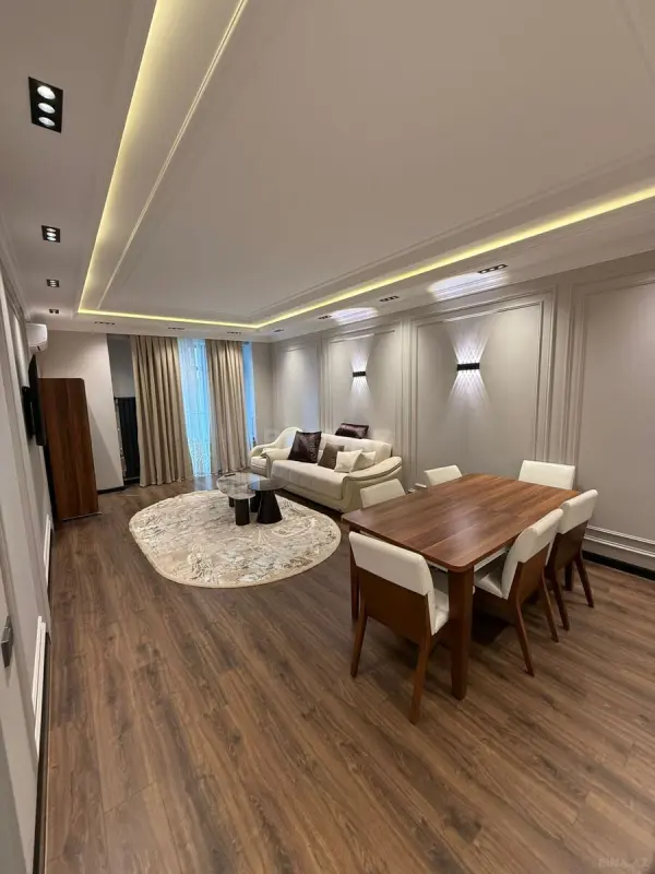 Satılır 3 otaqlı mənzil 150 m²