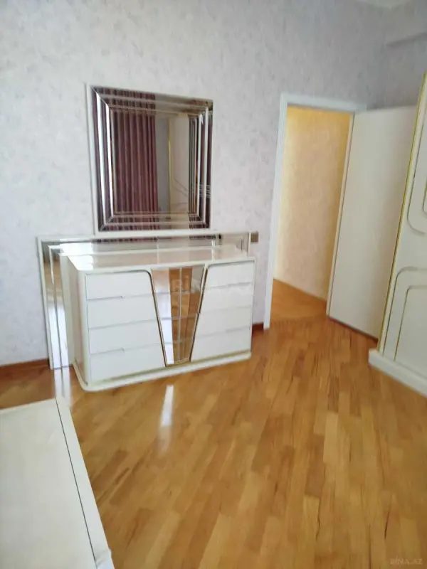 Satılır 3 otaqlı mənzil 120 m²