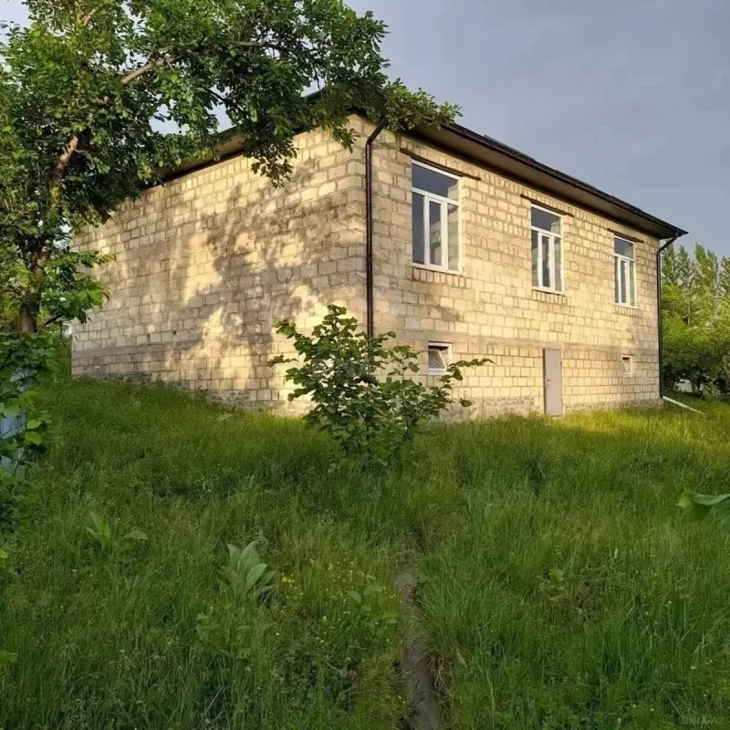 Satılır 3 otaqlı həyət evi 130 m²