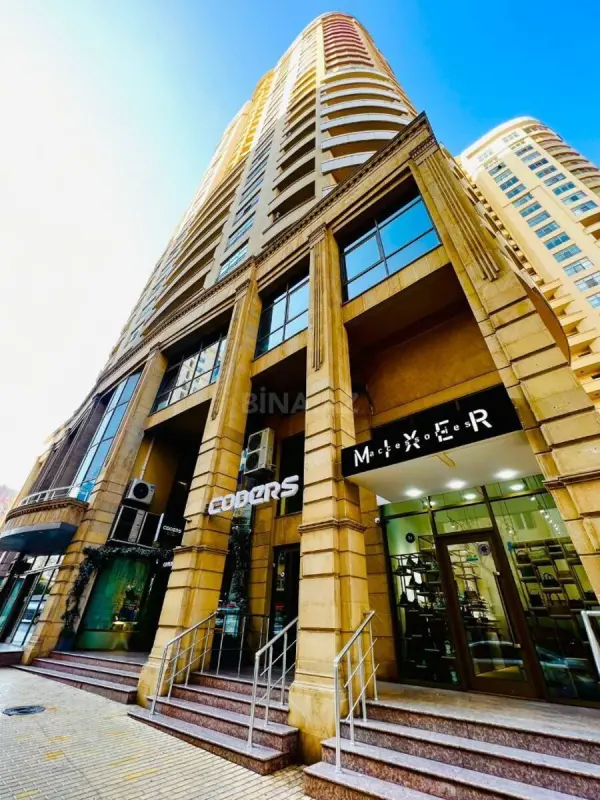 Satılır 3 otaqlı mənzil 170 m²