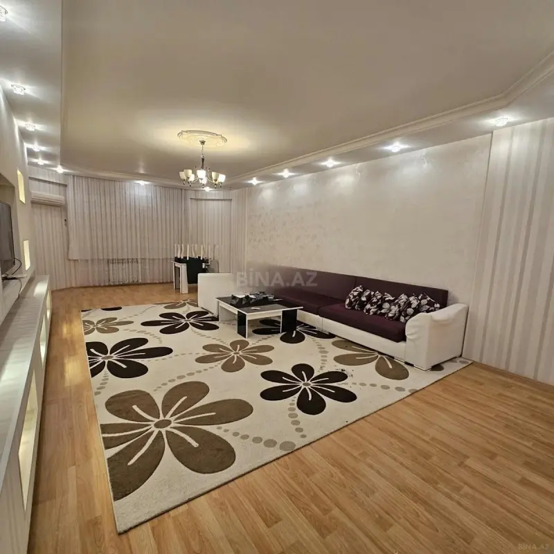 Satılır 3 otaqlı mənzil 190 m²