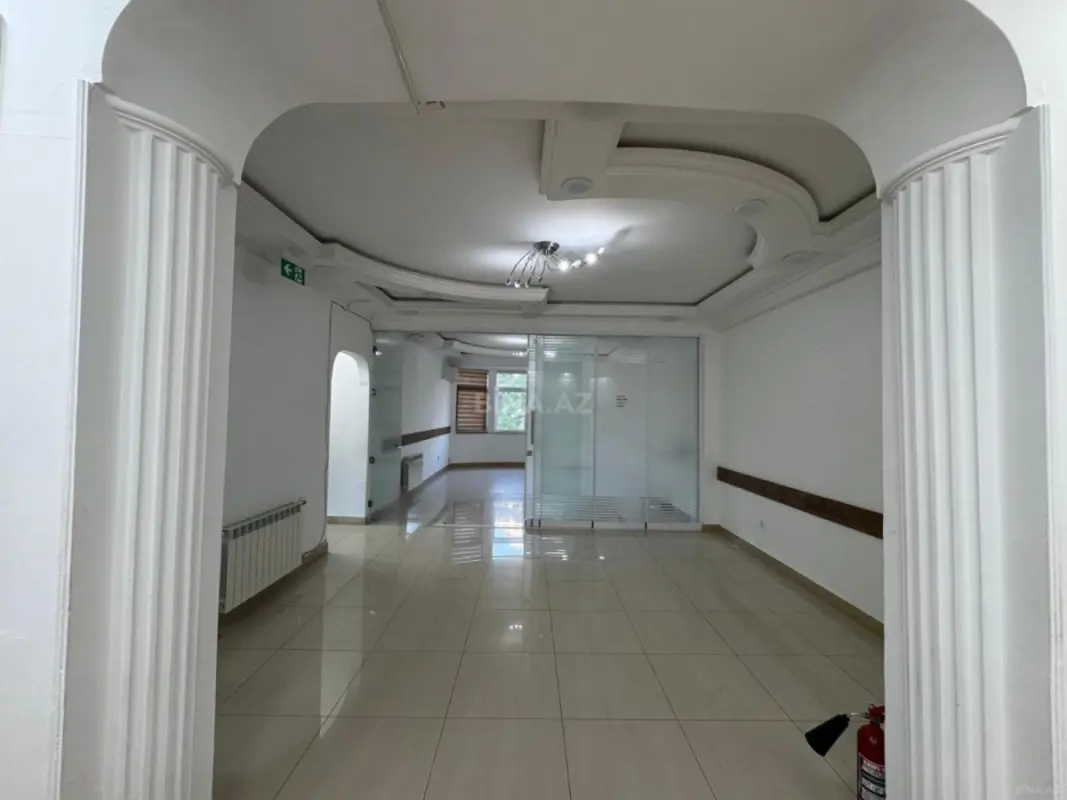 Kirayə verilir 3 otaqlı ofis 140 m²